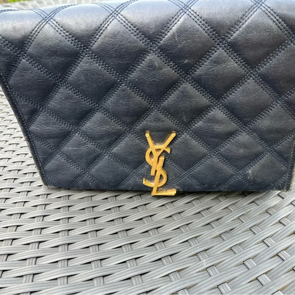 Saint Laurent  Quilted Leather Shoulder Bag in Navy with Gold YSL Logo - Picture 3 of 16
